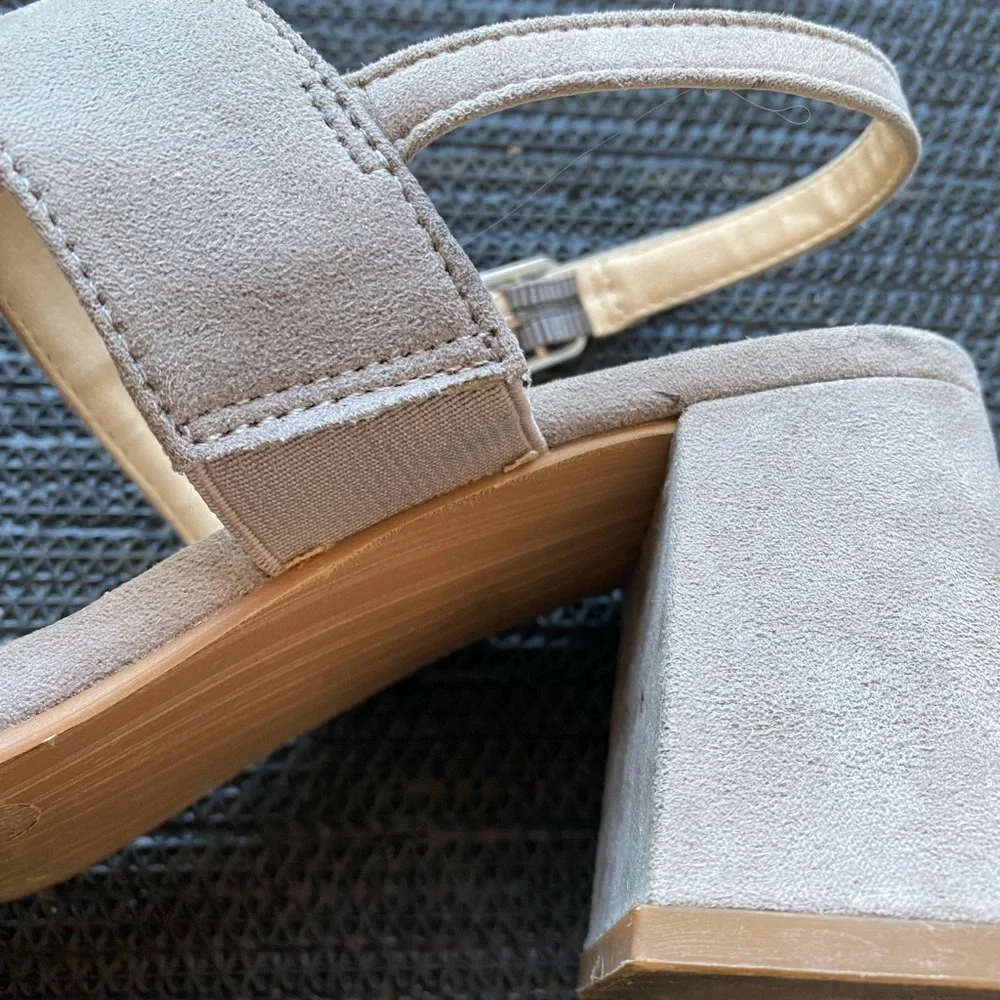 Steve Madden | Size 37 FANN faux suede grey block sandals - Picture 9 of 11